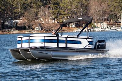 BOATZON | Bentley Pontoons Bolt 2024