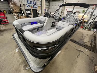 BOATZON | Bentley Pontoons Elite 223 Swingback Tritoon  Honda 4Stroke EFI 2025