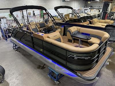 BOATZON | Bentley Pontoons Elite 223 Swingback Tritoon  Honda 4Stroke EFI 2025