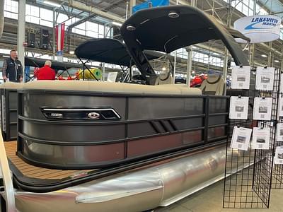 BOATZON | Bentley Pontoons Elite 223 Tower Swingback Dual Captain Full Tube 2025