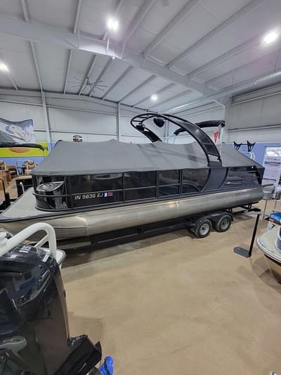 BOATZON | Bentley Pontoons Elite 253 Swingback Dual Captain XLP3 2022