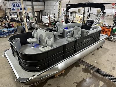 BOATZON | Bentley Pontoons Fish 200 Center Walkthrough  Honda 4Stroke EFI 2025