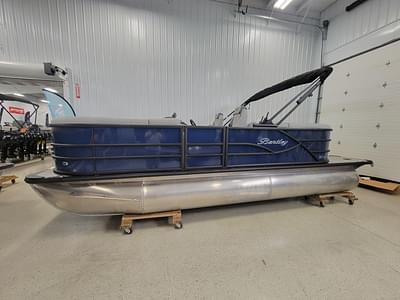 BOATZON | Bentley Pontoons Legacy 200 Navigator 2025 BOATZON | Bentley Pontoons Legacy 200 Navigator 2025
