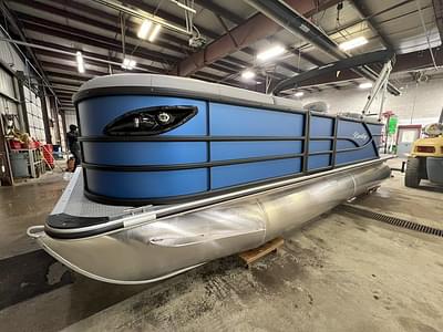 BOATZON | Bentley Pontoons Legacy 200 Navigator Quad Lounge  Honda 4Stroke EFI 2025