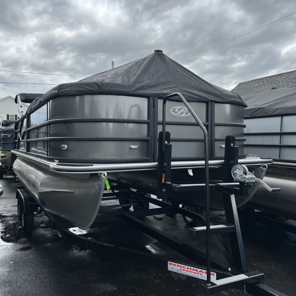 2025 Bentley Pontoons Legacy 200 Swingback - Sold Boat