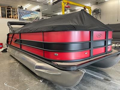 BOATZON | Bentley Pontoons Legacy 200 Swingback Dual Captain 2025