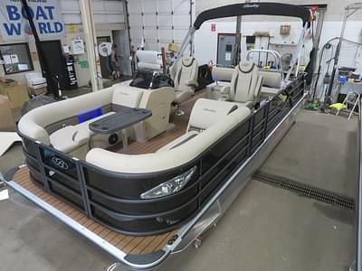 BOATZON | Bentley Pontoons Legacy 220 Swingback  Honda 4Stroke EFI 2025