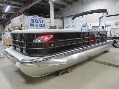 BOATZON | Bentley Pontoons Legacy 223 Navigator Quad Lounge Tritoon  Honda 4Stroke EFI 2025