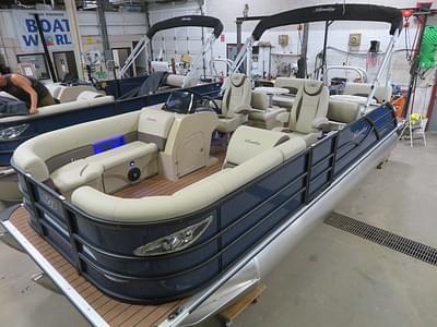 BOATZON | Bentley Pontoons Legacy 223 QSB Swingback Tritoon  Honda 4Stroke EFI 2025