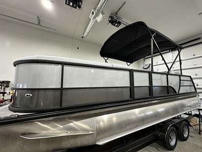 BOATZON | Bentley Pontoons Legacy 223 Quad Swingback 2024