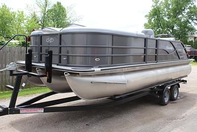 BOATZON | Bentley Pontoons Legacy 223 Swingback 34 Tube 2025 BOATZON | Bentley Pontoons Legacy 223 Swingback 34 Tube 2025