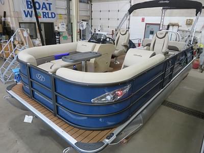 BOATZON | Bentley Pontoons Legacy 223 Swingback Tritoon  Honda 4Stroke EFI 2025