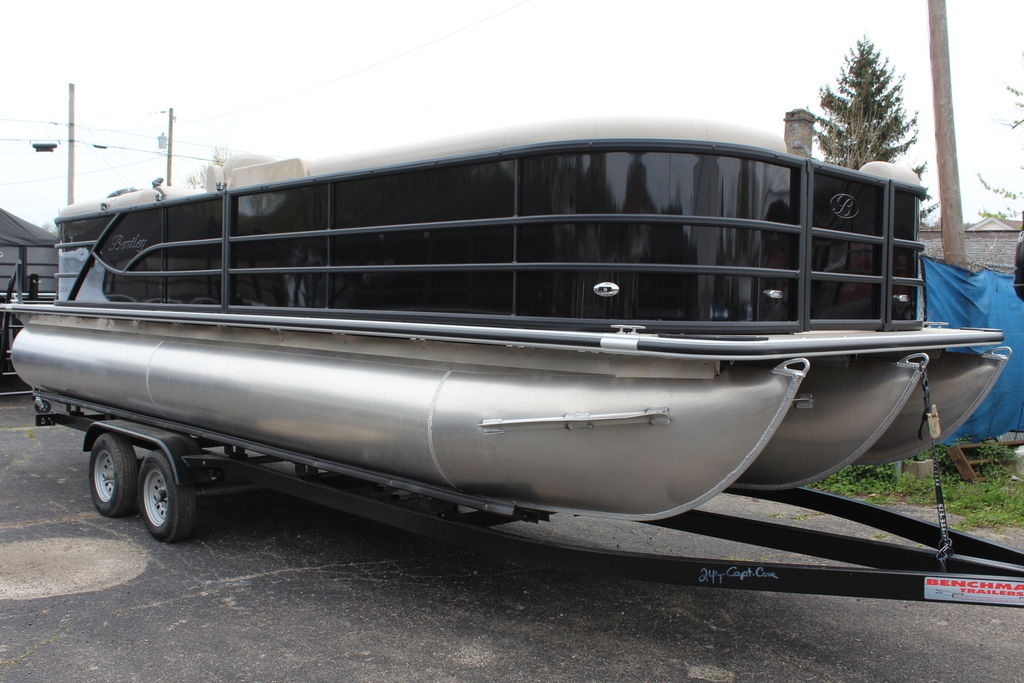 2025 Bentley Pontoons Legacy 243 Navigator 34 Tube - Sold Boat