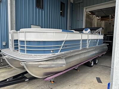 BOATZON | Berkshire Pontoons 24 RFXLE 2025