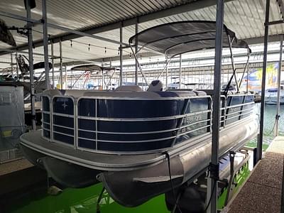 BOATZON | Berkshire Pontoons 24CL LE 2022