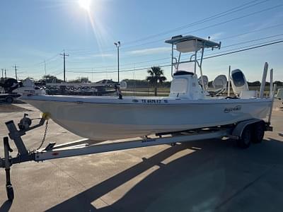 BOATZON | 2019 Blue Wave 2400 Pure Bay