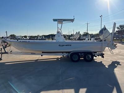 BOATZON | 2019 Blue Wave 2400 Pure Bay BOATZON | 2019 Blue Wave 2400 Pure Bay