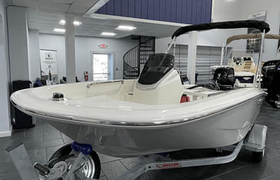 BOATZON | Boston Whaler 130 Super Sport 2025