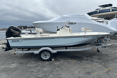 BOATZON | Boston Whaler 150 MONTAUK 2021