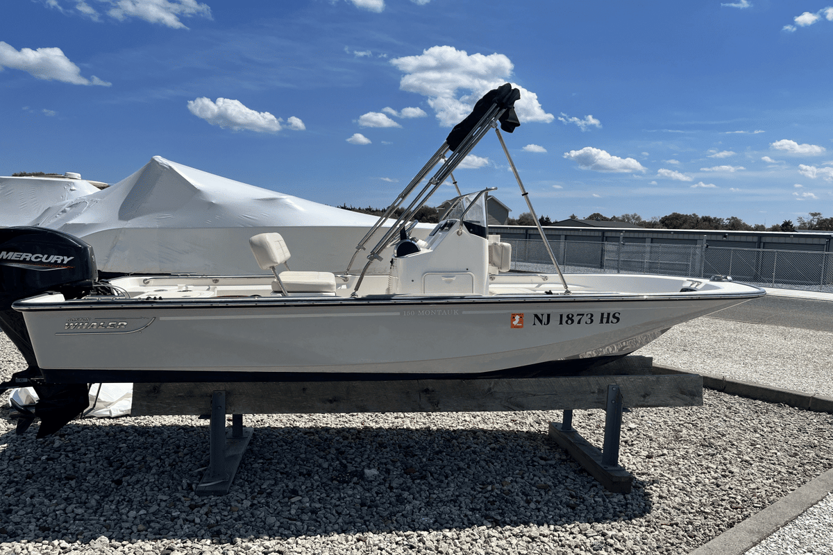 2023 Boston Whaler 150 MONTAUK - Sold Boat