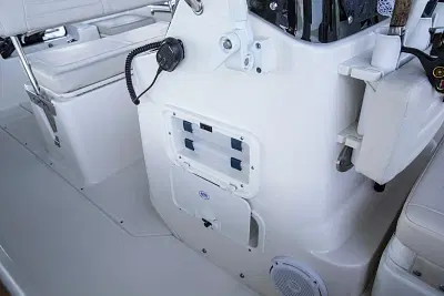 BOATZON | Boston Whaler 170 Montauk 2025