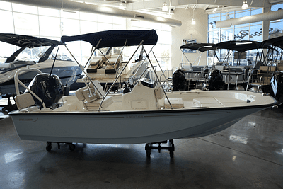 BOATZON | Boston Whaler 170 Montauk 2025