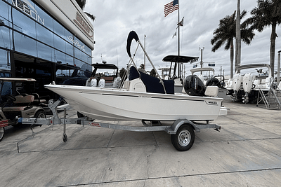 BOATZON | Boston Whaler 170 Montauk 2025