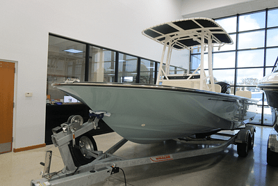 BOATZON | Boston Whaler 170 Montauk 2025