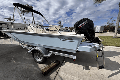 BOATZON | Boston Whaler 170 Montauk 2025