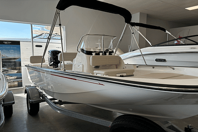 BOATZON | Boston Whaler 170 Montauk 2025