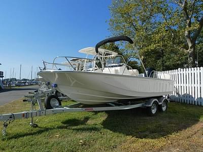 BOATZON | Boston Whaler 190 Montauk 2025