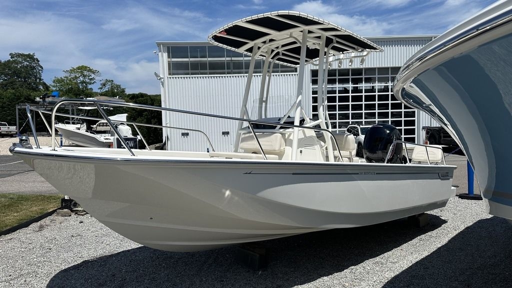 2025 Boston Whaler 190 Montauk - Sold Boat