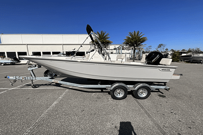 BOATZON | Boston Whaler 190 Montauk 2025