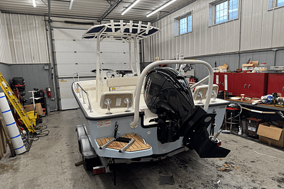 BOATZON | Boston Whaler 190 Montauk 2025