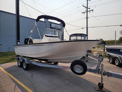 BOATZON | Boston Whaler 190 Montauk 2025