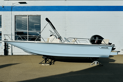 BOATZON | Boston Whaler 190 Montauk 2025