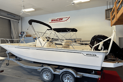 BOATZON | Boston Whaler 190 Montauk 2025