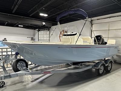 BOATZON | Boston Whaler 190 Montauk 2025