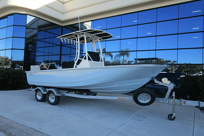 BOATZON | Boston Whaler 190 Montauk 2025