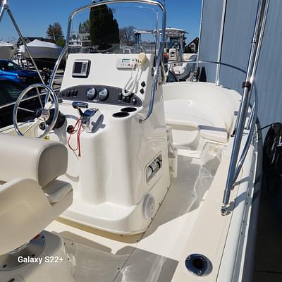 BOATZON | 2010 Boston Whaler 190 Outrage BOATZON | 2010 Boston Whaler 190 Outrage