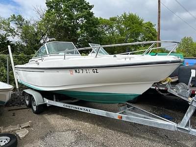 BOATZON | 1999 Boston Whaler 20 Ventura Bowrider BOATZON | 1999 Boston Whaler 20 Ventura Bowrider