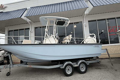 BOATZON | Boston Whaler 210 Montauk 2025