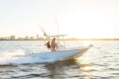 BOATZON | Boston Whaler 210 Montauk 2025