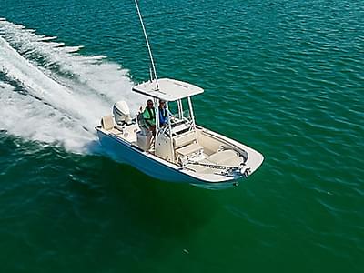 BOATZON | Boston Whaler 210 Montauk 2025