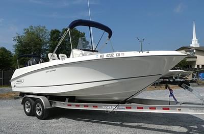 BOATZON | Boston Whaler 210 Outrage 2011