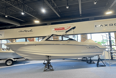 BOATZON | Boston Whaler 210 Vantage 2024