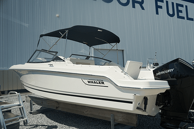 BOATZON | Boston Whaler 210 Vantage 2024