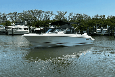 BOATZON | Boston Whaler 210 Vantage 2024