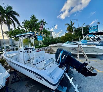 BOATZON | Boston Whaler 220 Dauntless 2003 BOATZON | Boston Whaler 220 Dauntless 2003
