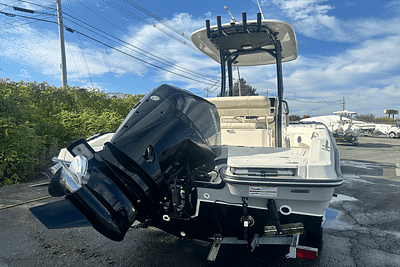 BOATZON | Boston Whaler 220 DAUNTLESS 2024